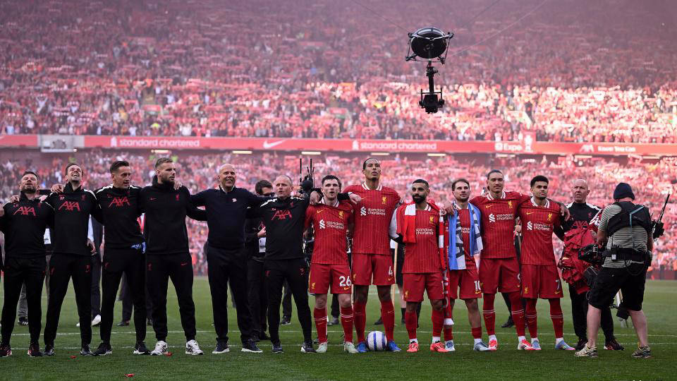 罗伯逊伤退让球迷揪心，利物浦战平那不勒斯的简单介绍