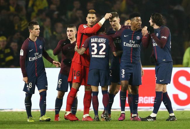 关于巴黎圣日耳曼全取三分，领先积分榜的信息