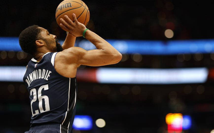 关于独行侠绝杀时刻，格林点燃赛场，逆转取胜迎来胜利！的信息