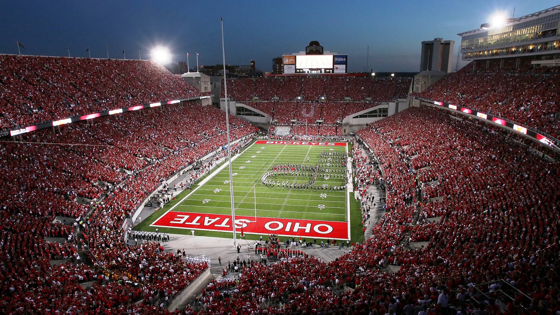 DWG前途光明！，Uzi新星刷新纪录表现突出赛场气氛高涨